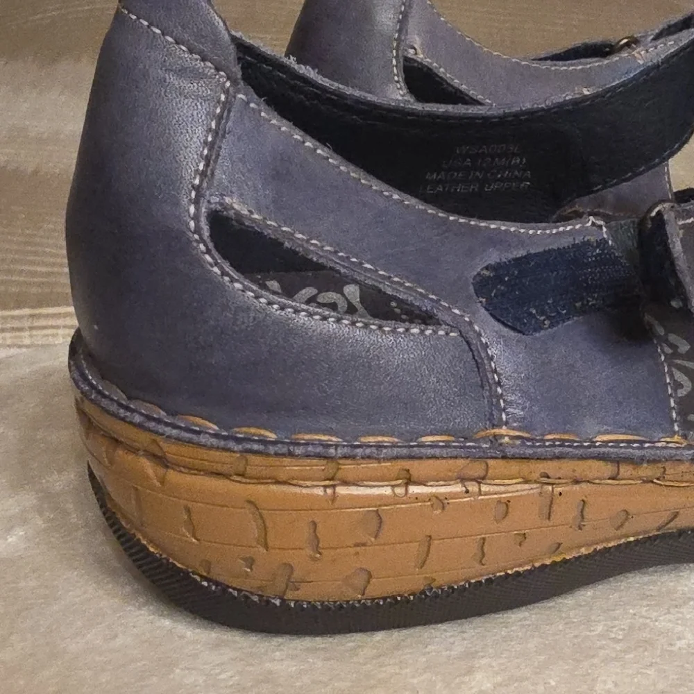 Propet Dark Blue and Silver Leather Sandals NWOT - Picture 13 of 15